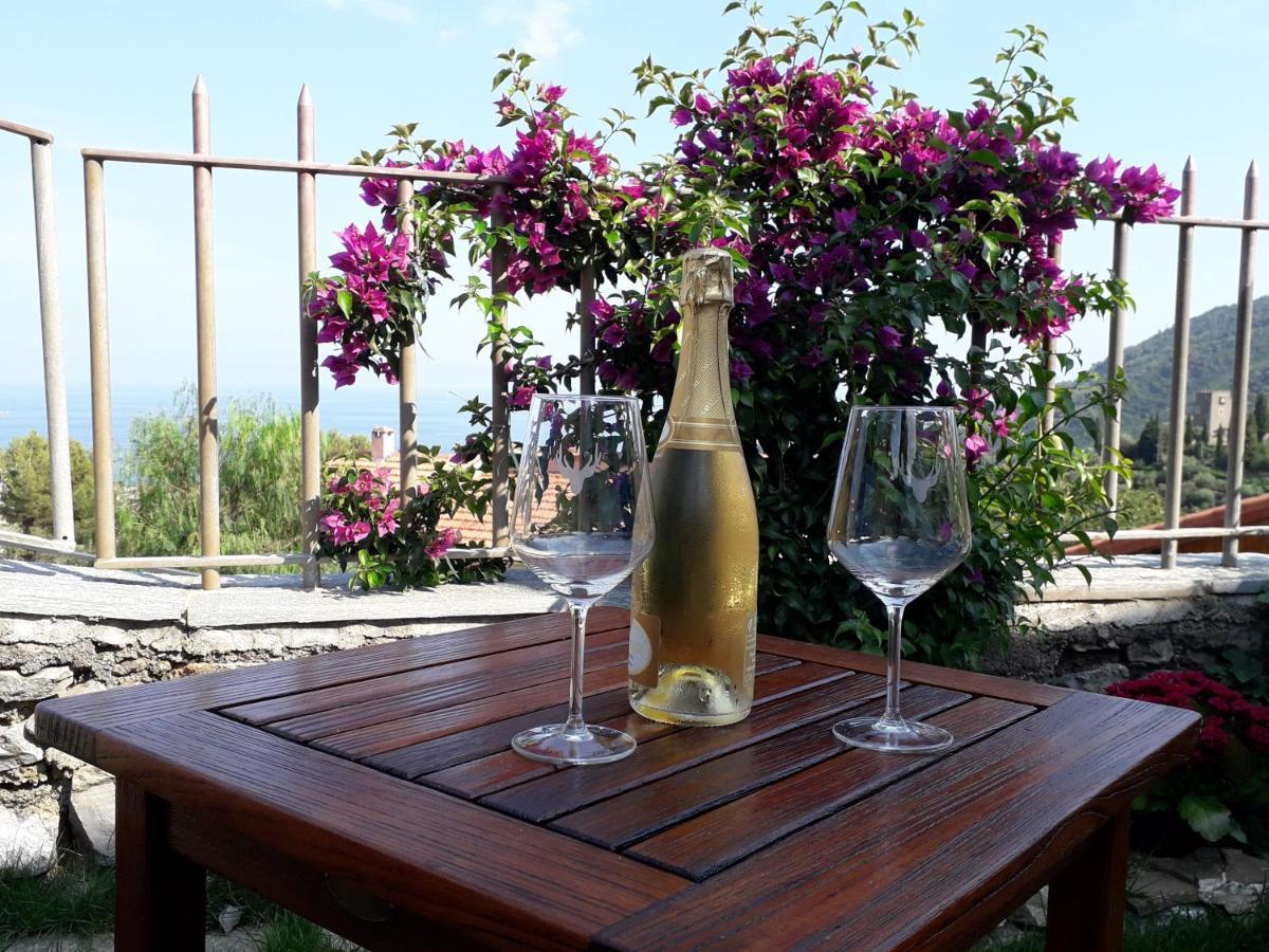Bed and Breakfast Il Porto Di Benny Alassio Exterior foto